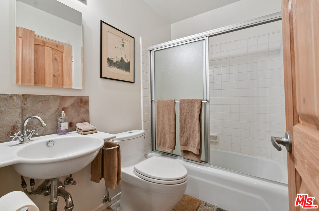 Property photo 46
