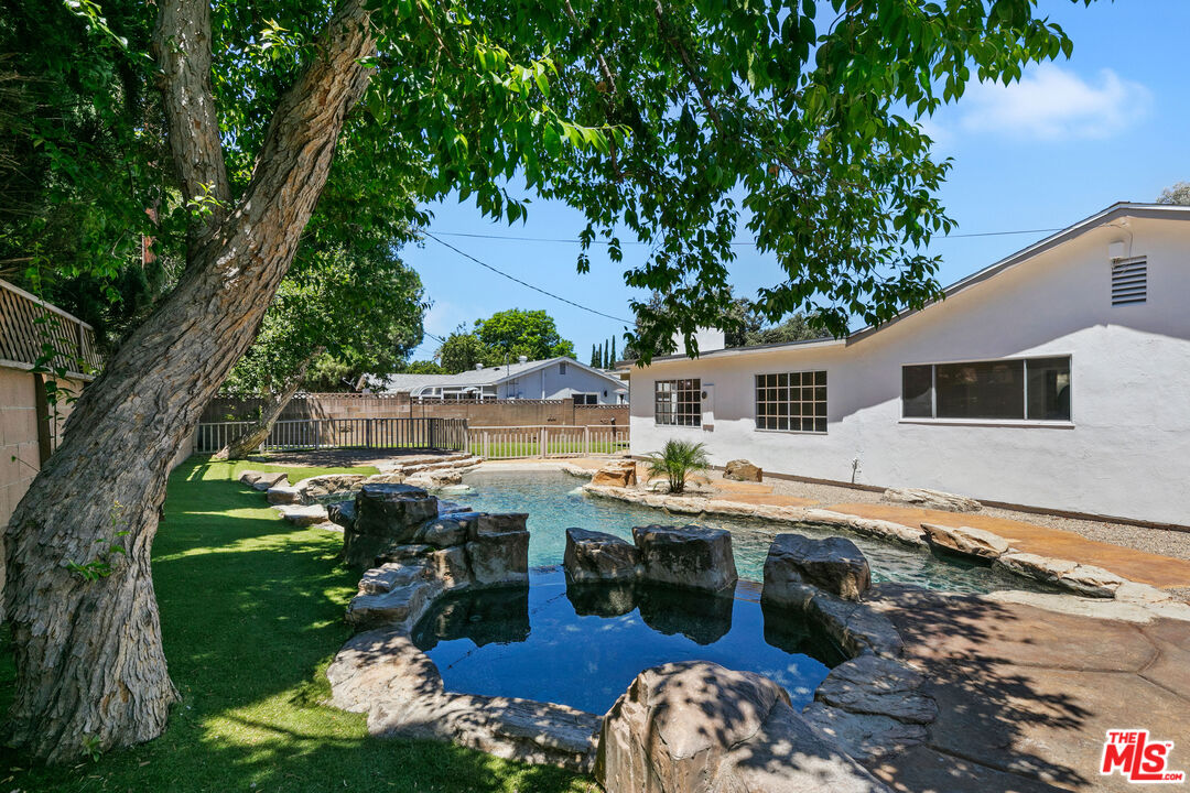 Property photo 36
