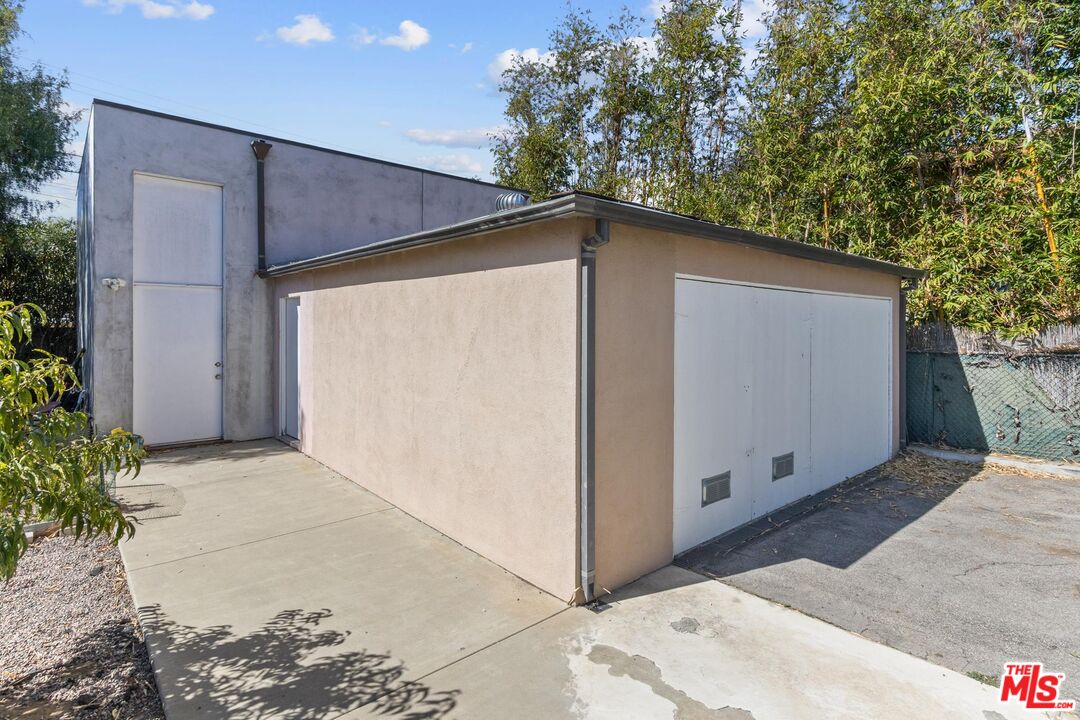 Property photo 33