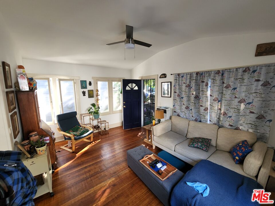 Property photo 28