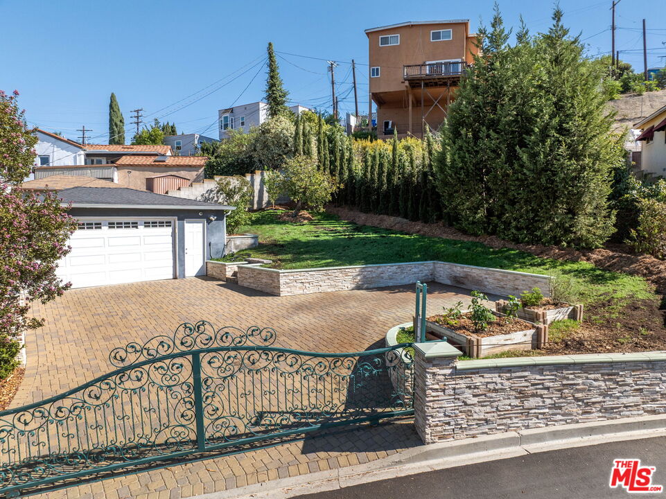 Property photo 37