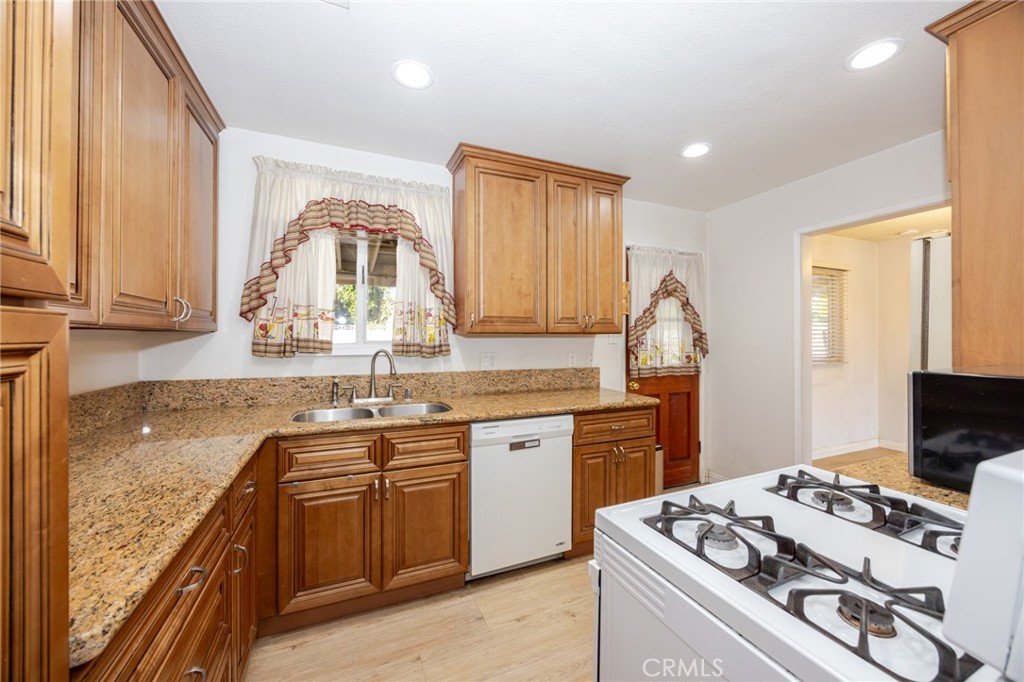 Property photo 24