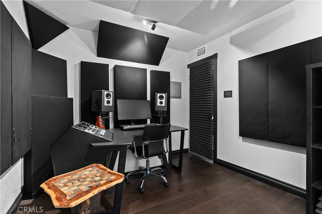 Property photo 38