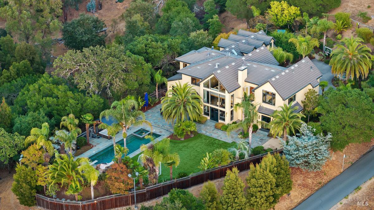 220 Deer Park Ave, Domincan-Black Canyon, CA 94901