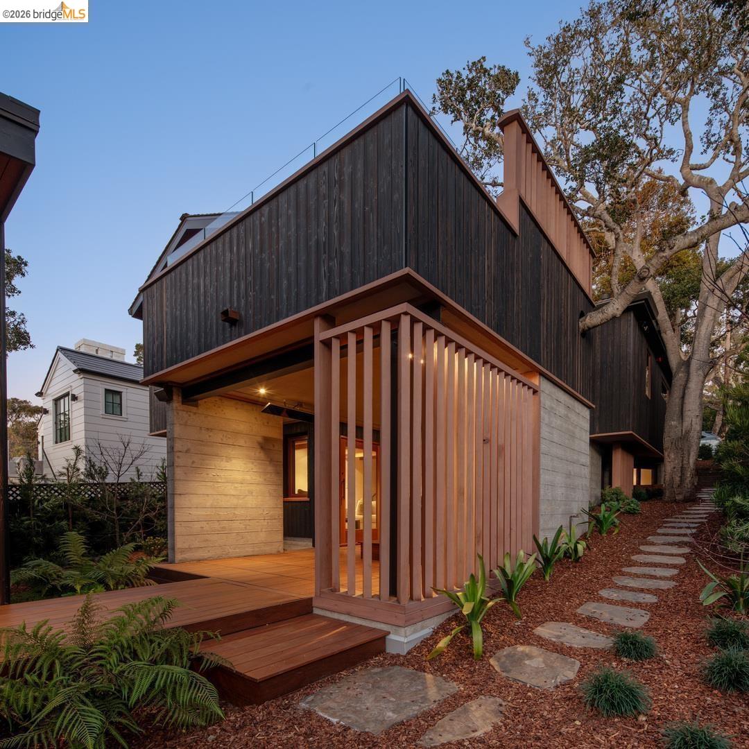 9 NW Of Ocean On Casanova St