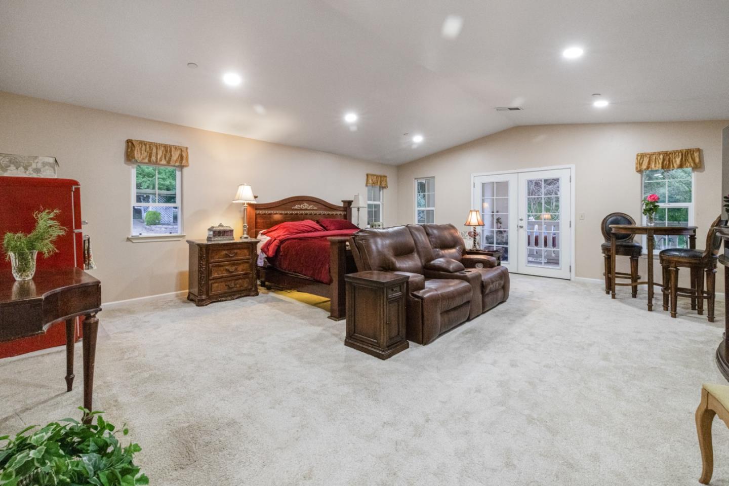 Property photo 38