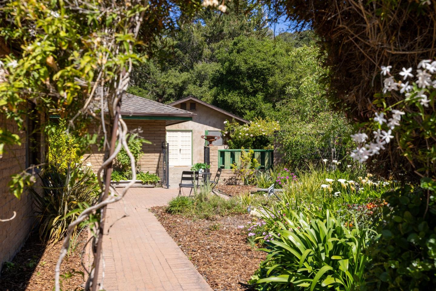 Property photo 33