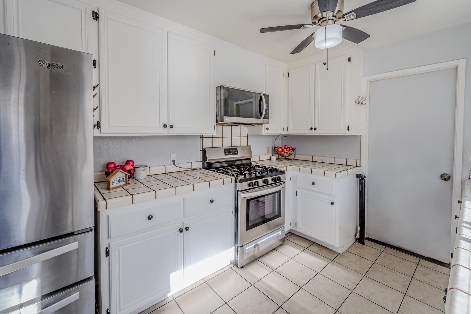 Property photo 28