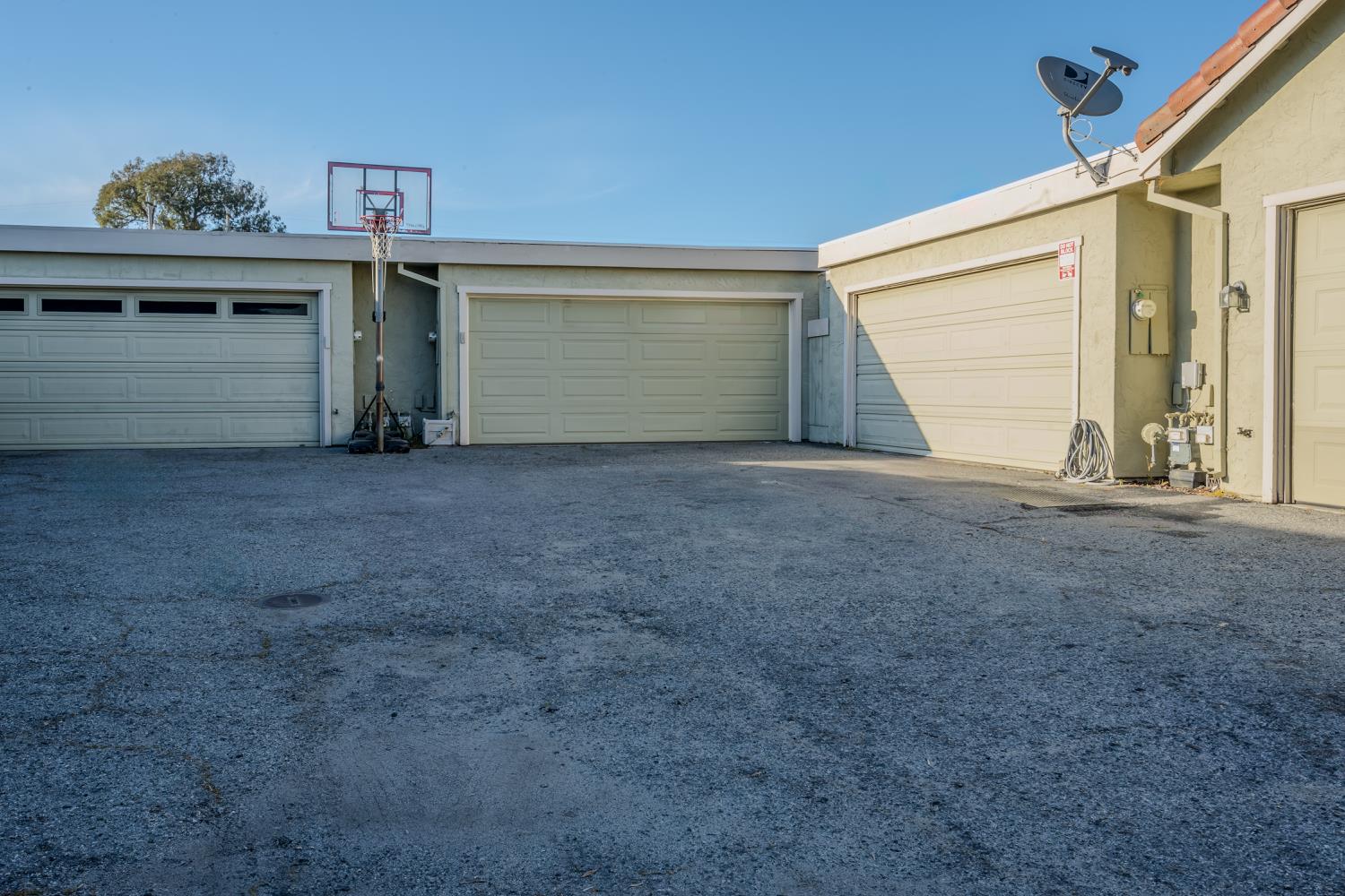 Property photo 33