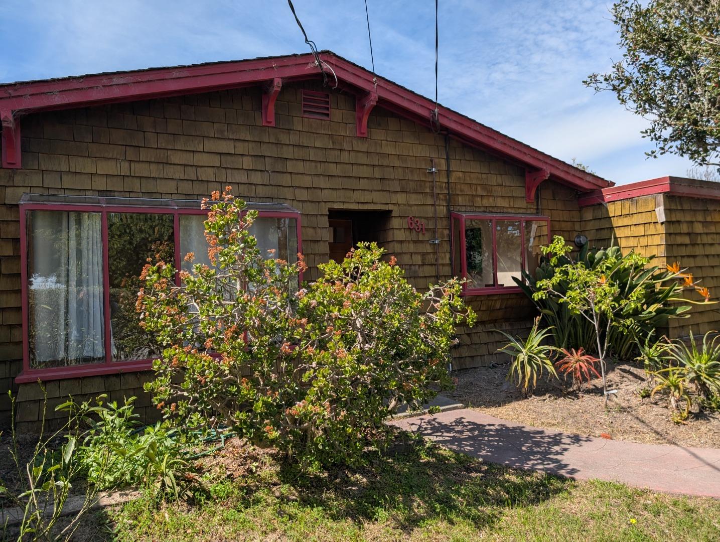 631 Almar Ave
