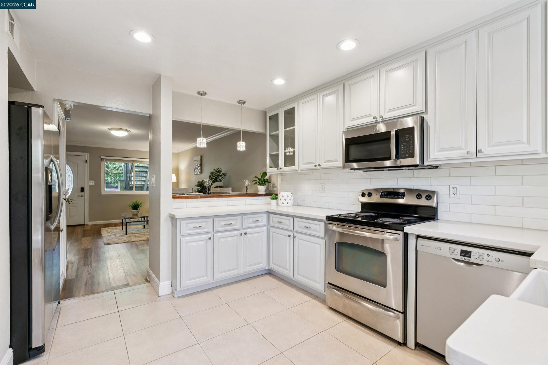90 Laurel Dr