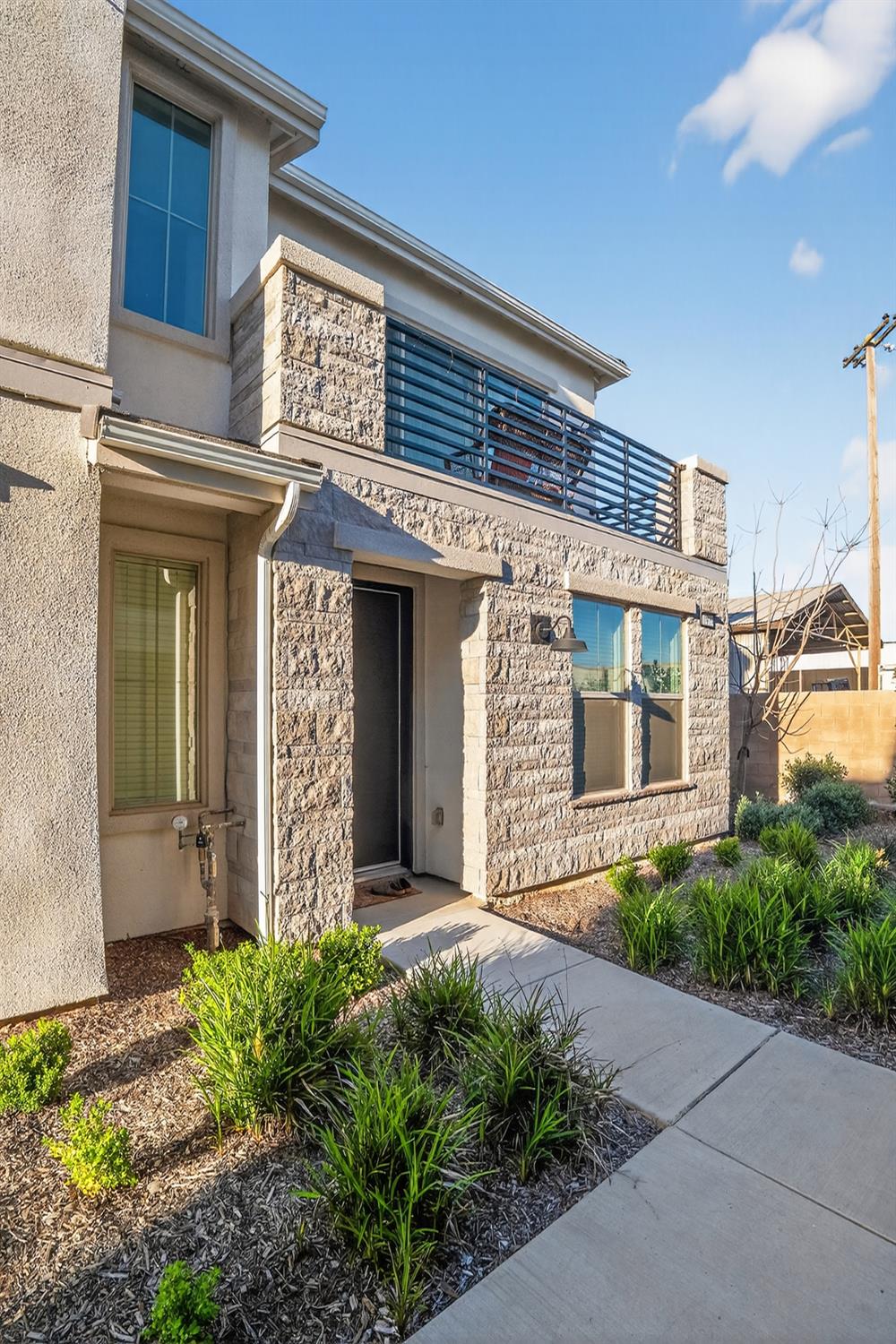 10970 N Honeysuckle Dr