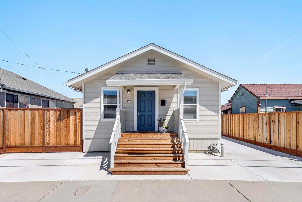 152 Grove St