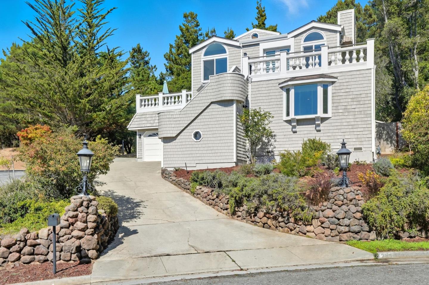 255 Thunderbird Dr