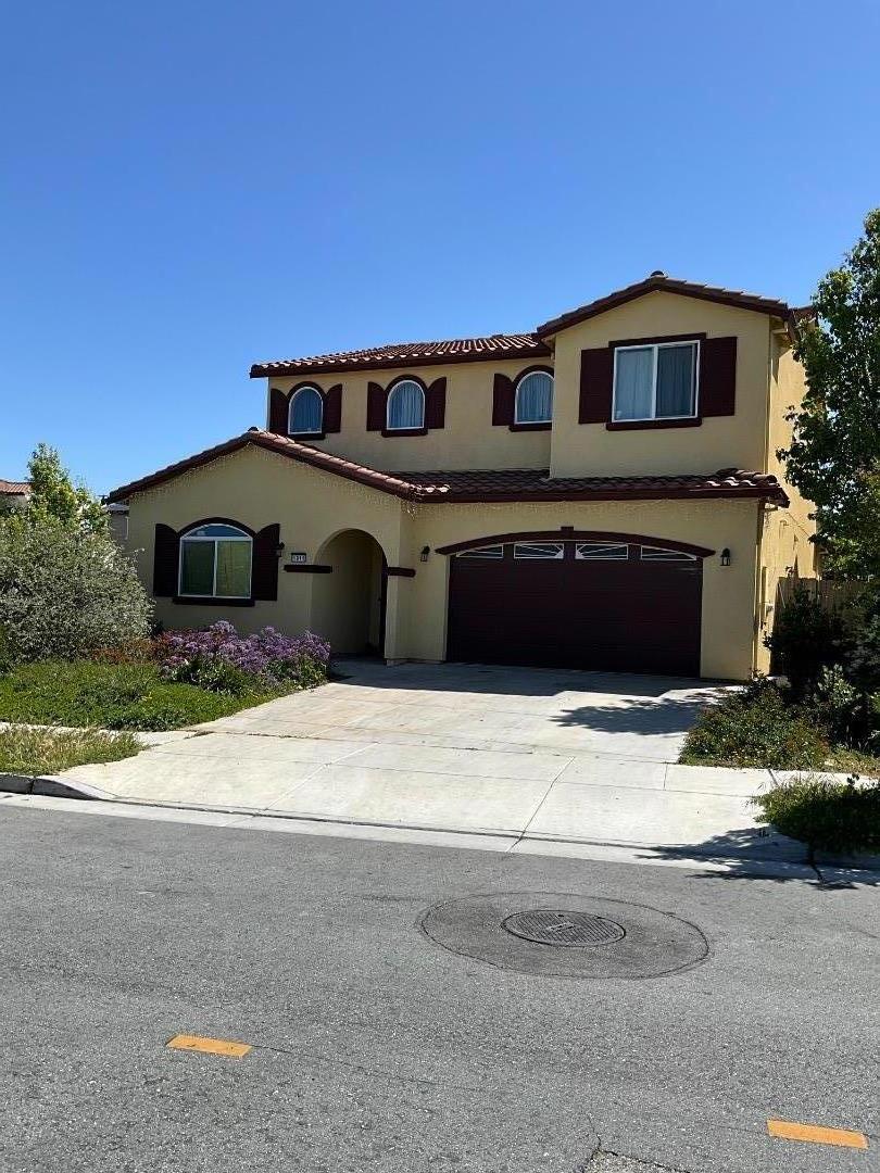 1011 El Cerro Dr