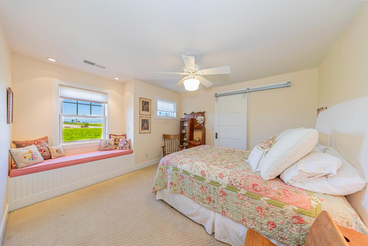 Property photo 50