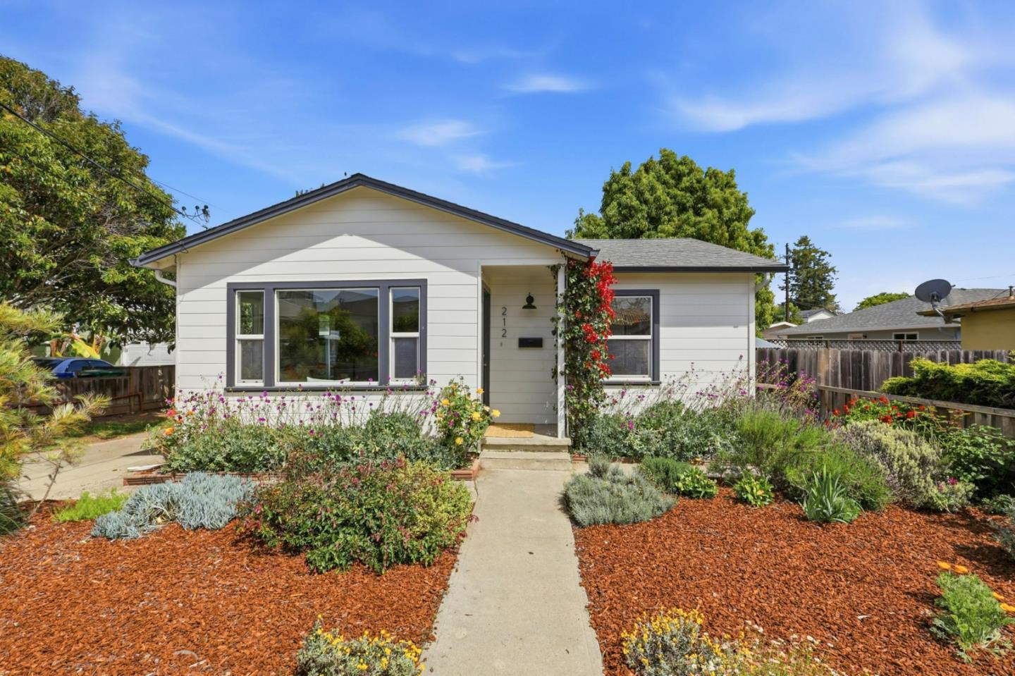 212 Darwin St