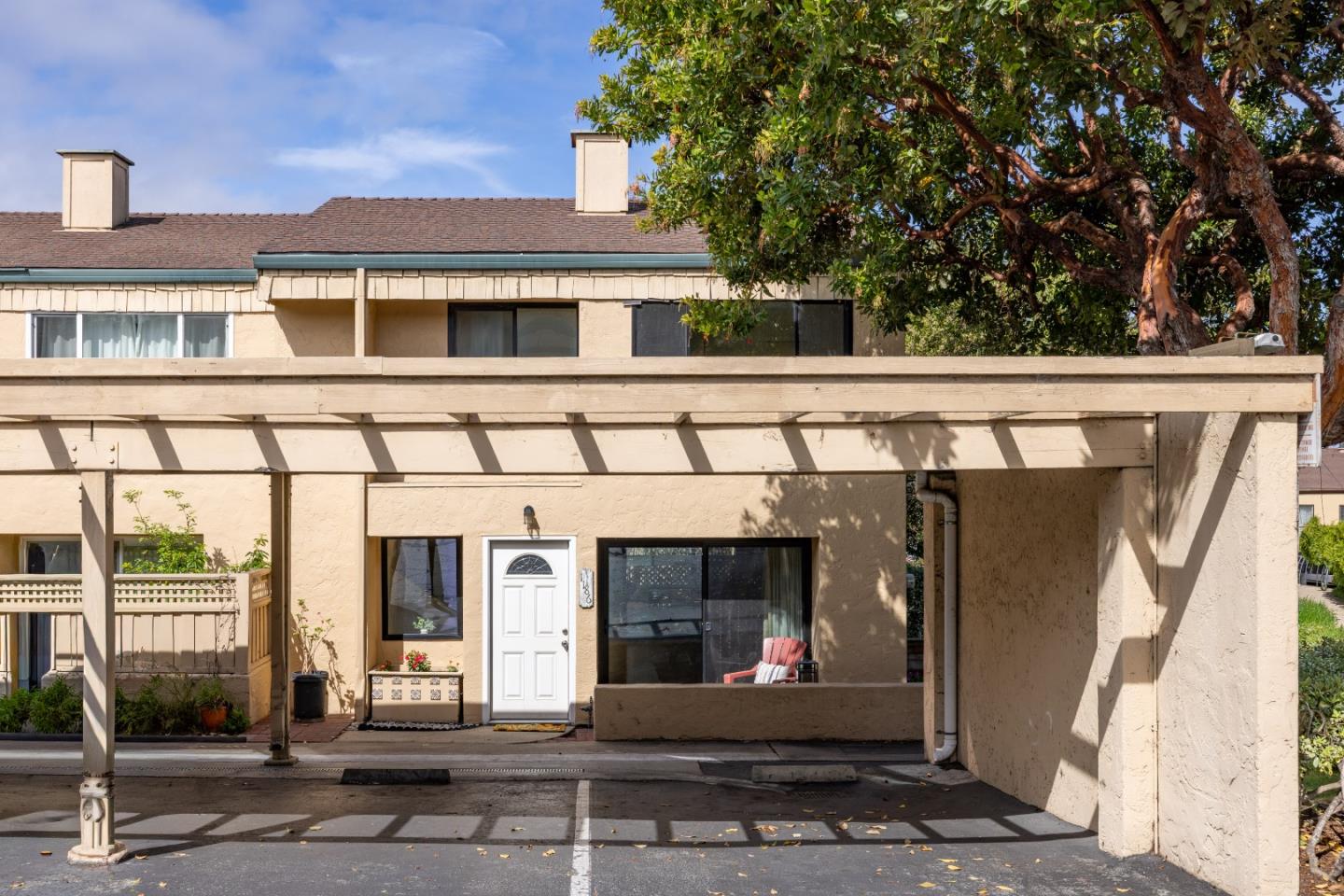 1186 Trinity Ave
