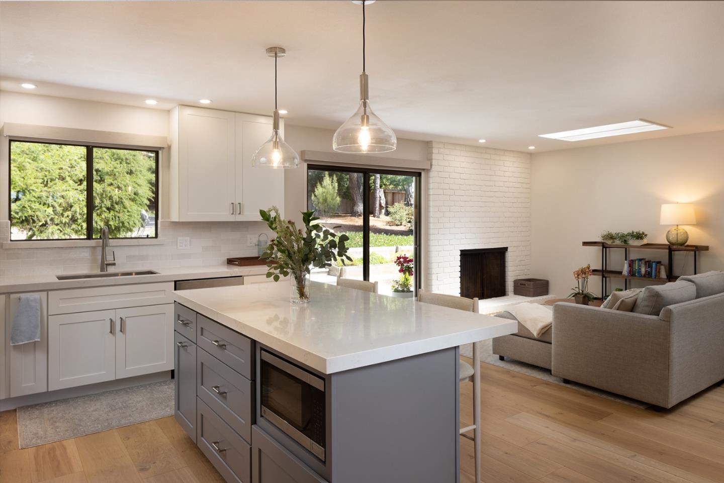 4083 Los Altos Dr