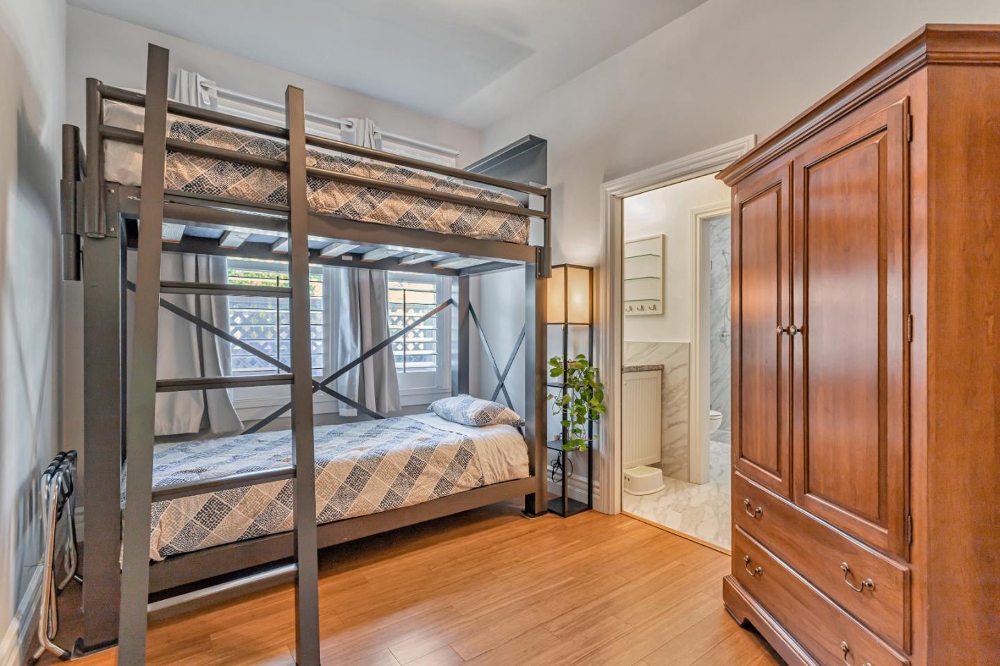 Property photo 38
