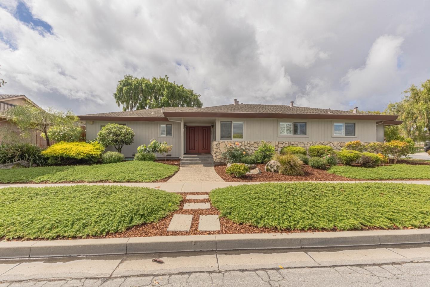 632 San Tomas Way