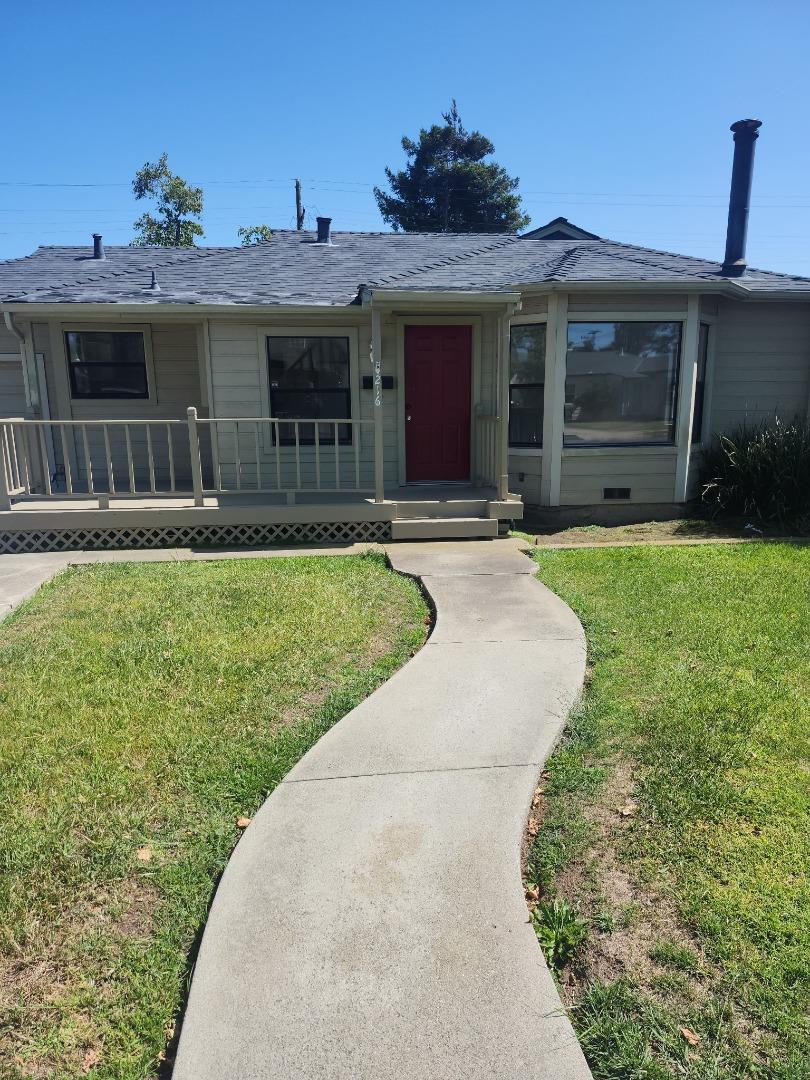 216 Toyon Ave