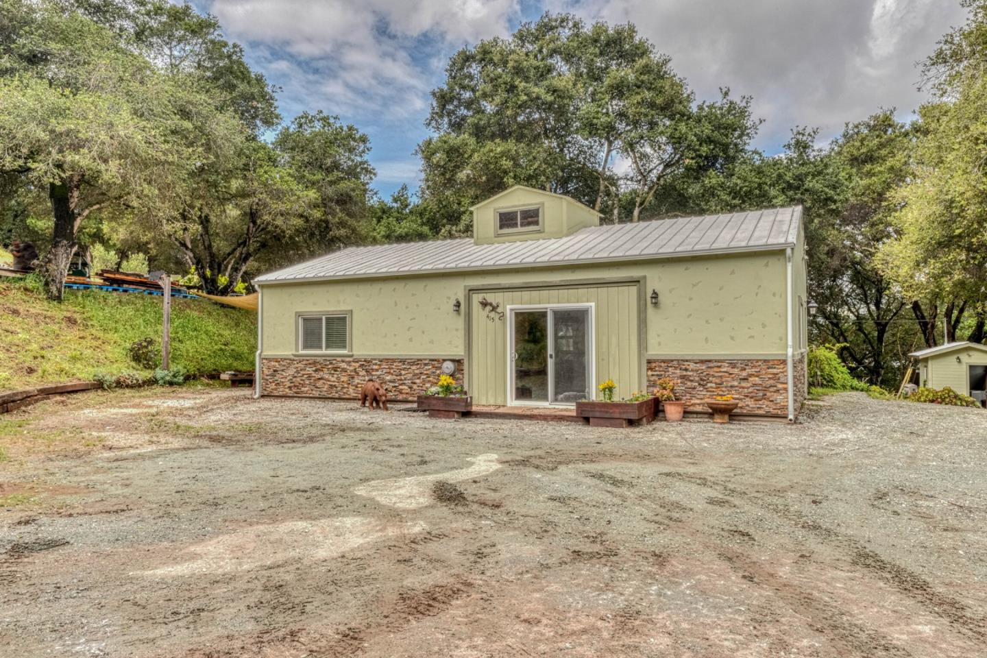 415 Carpenteria Rd