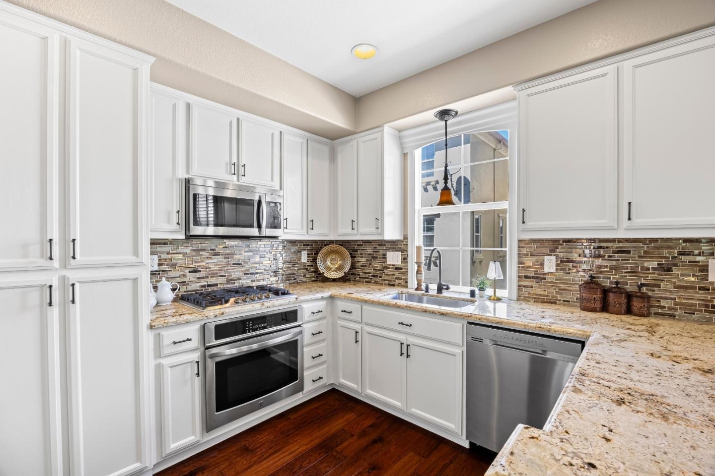 Property photo 31
