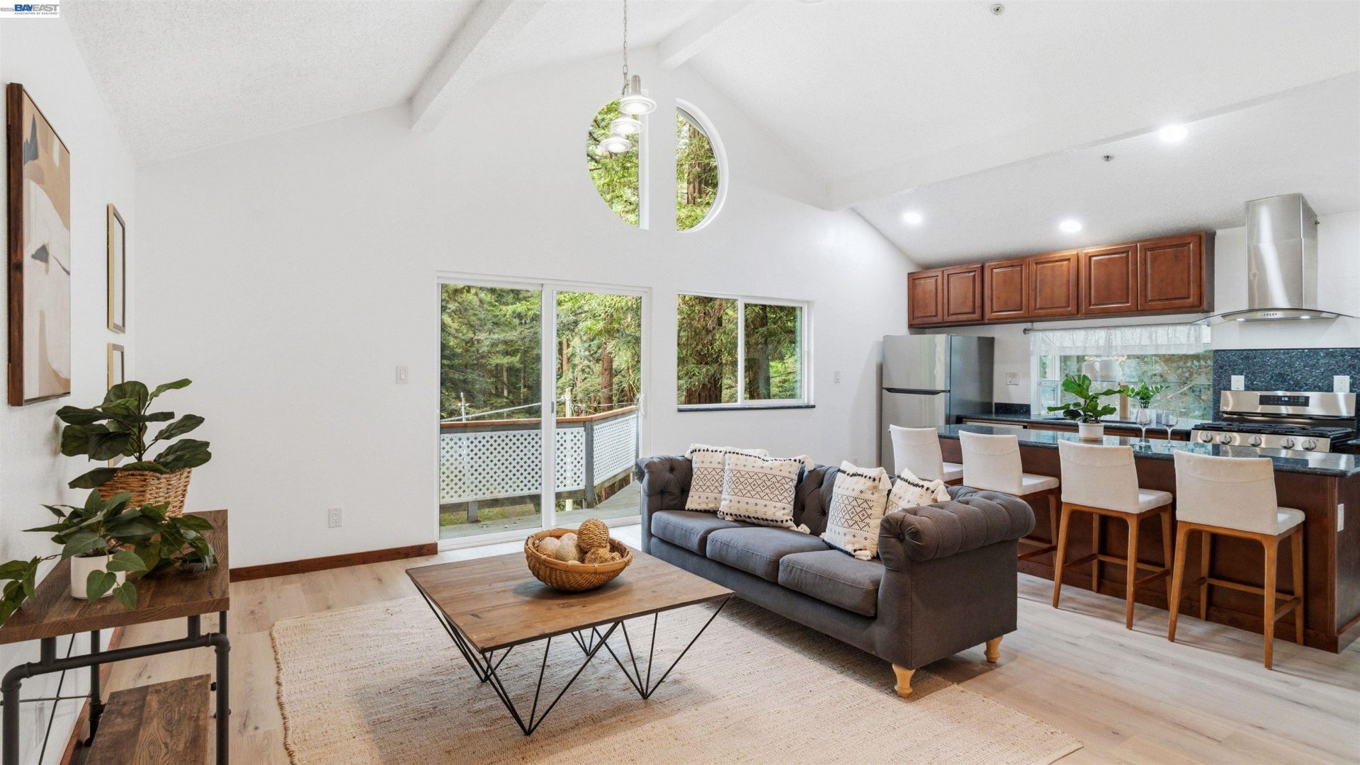 359 Redwood Rd