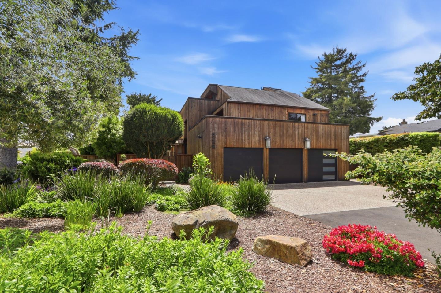 328 Cliff Dr