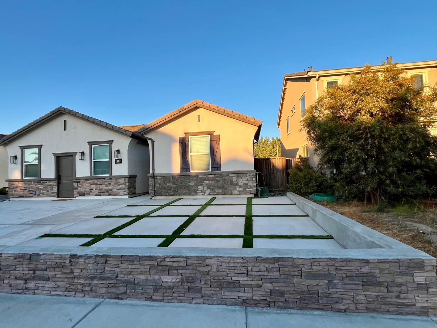 638 Luna Way