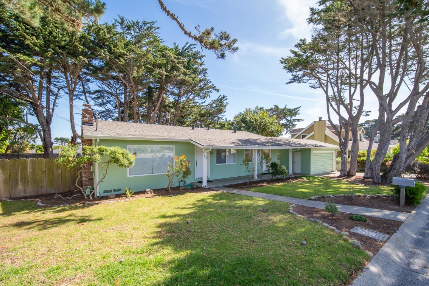 1136 Del Monte Blvd