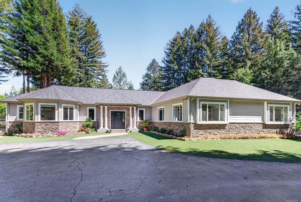 303 Sanborn Ln