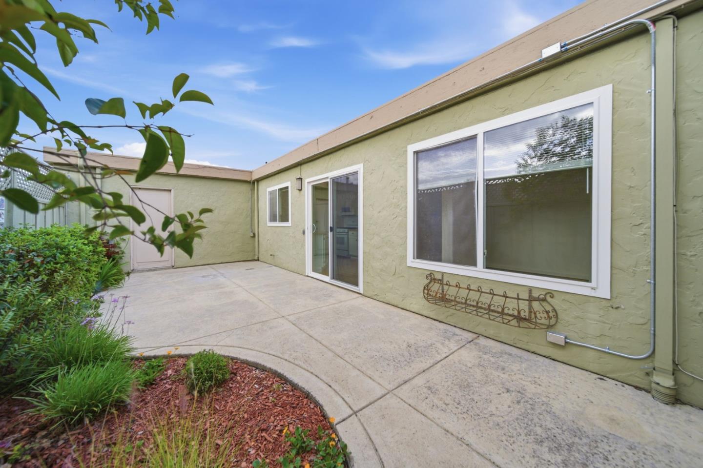 154 Crestview Ct