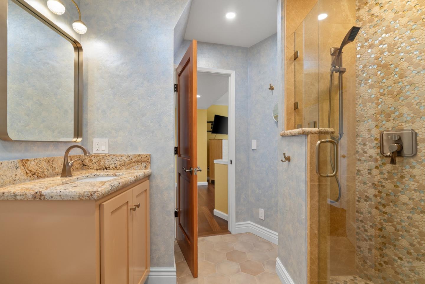 Property photo 34