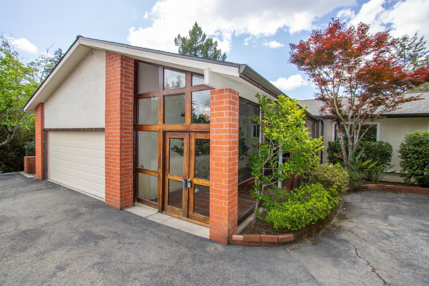 23059 Evergreen Ln