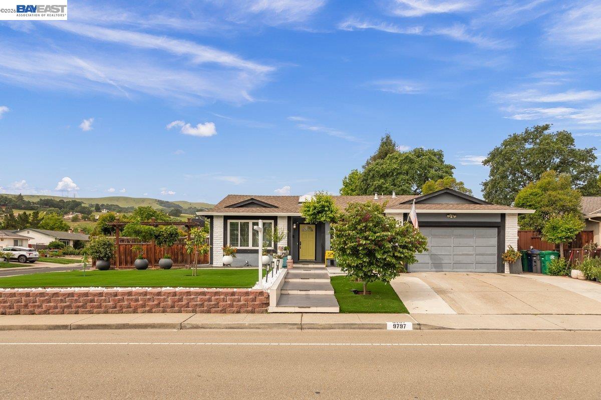9797 Davona Dr