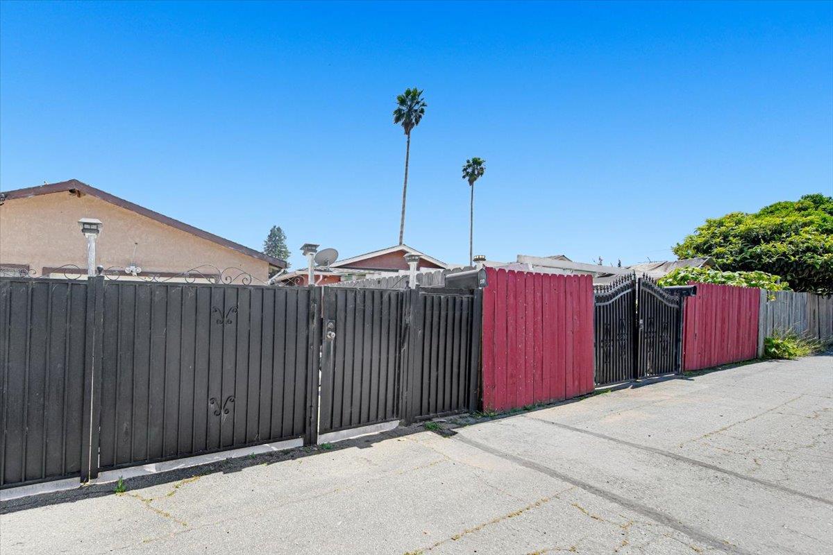 Property photo 37