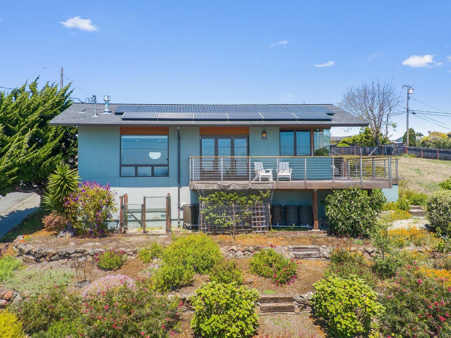 402 Arroyo Seco