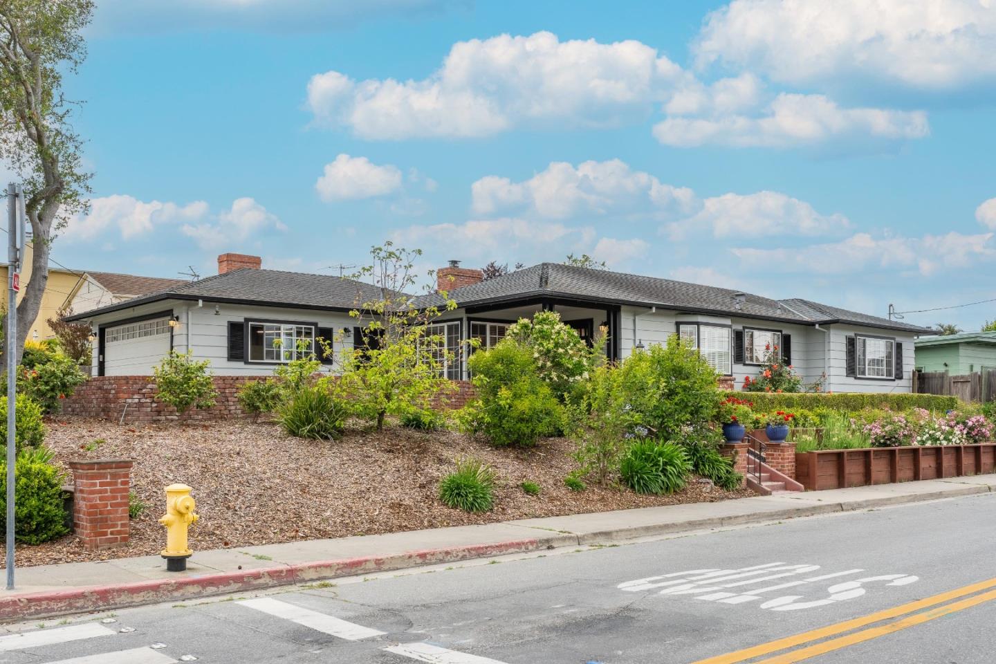 207 Rogers Ave