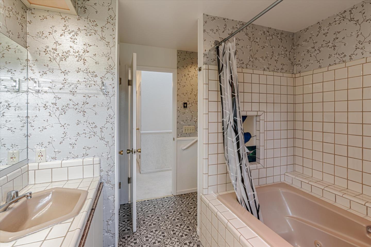 Property photo 44
