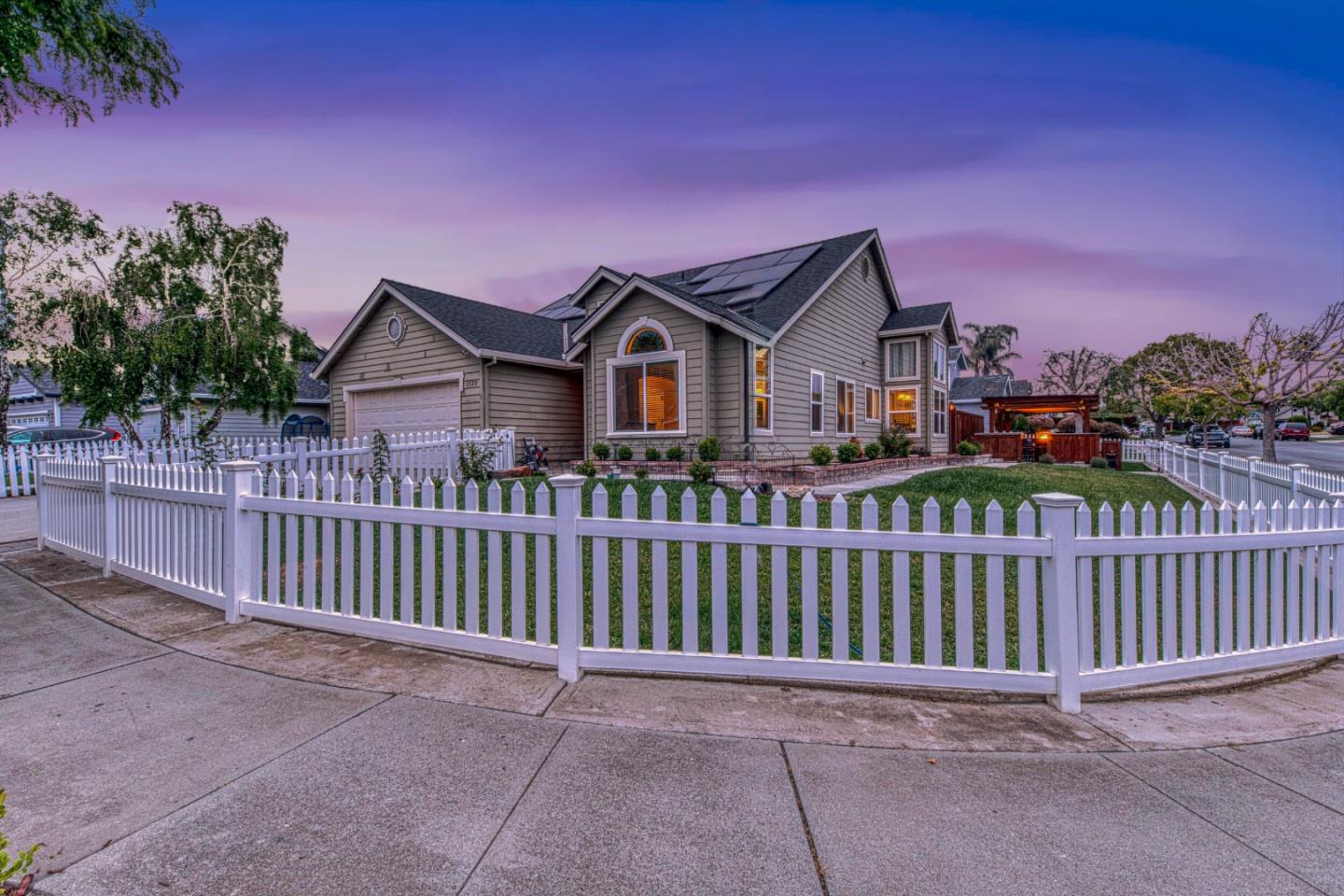 1123 Cabot Way