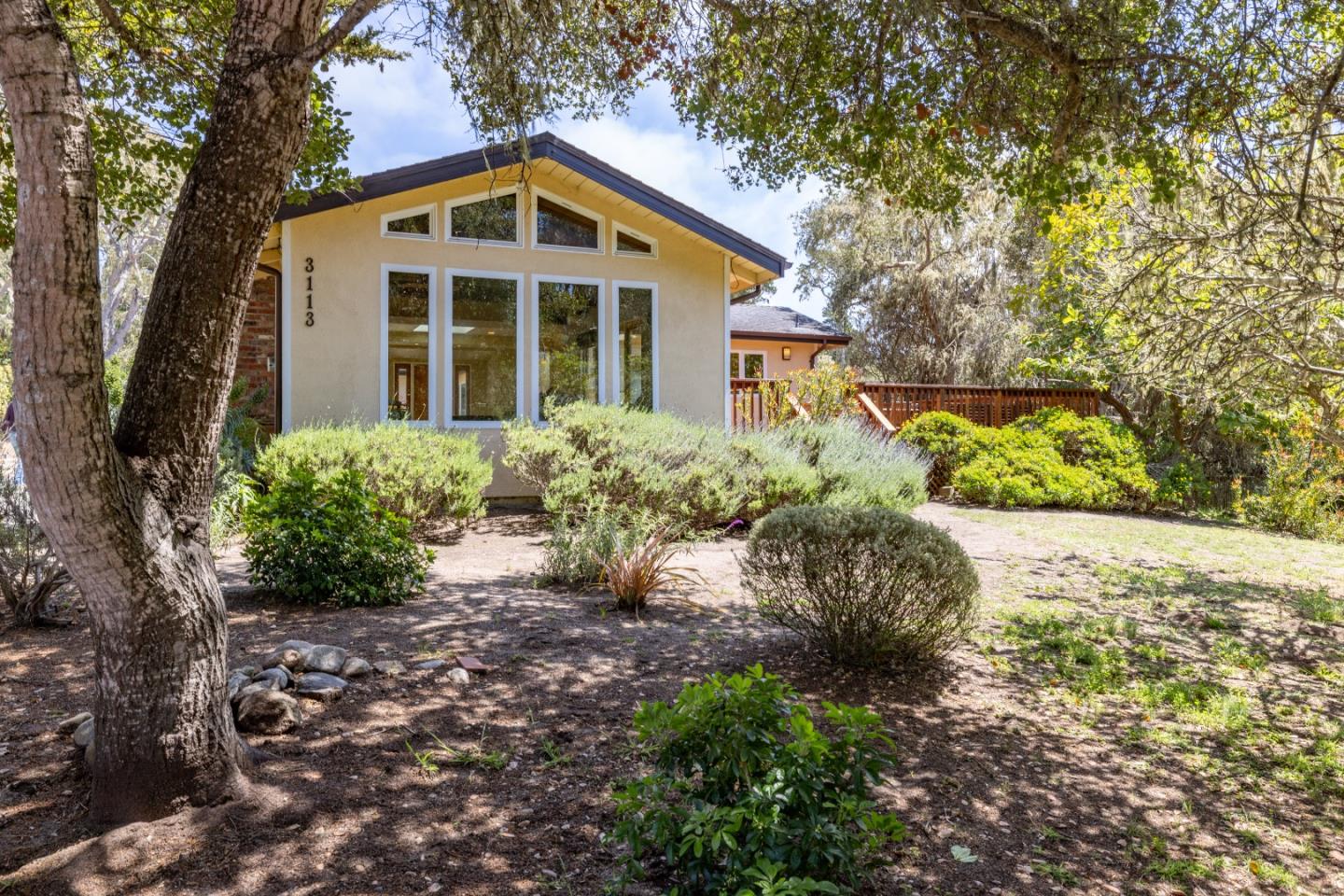 3113 Sloat Rd