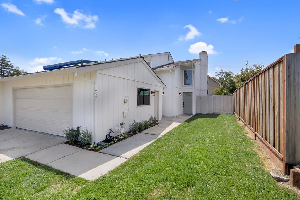 1727 Foster Ct