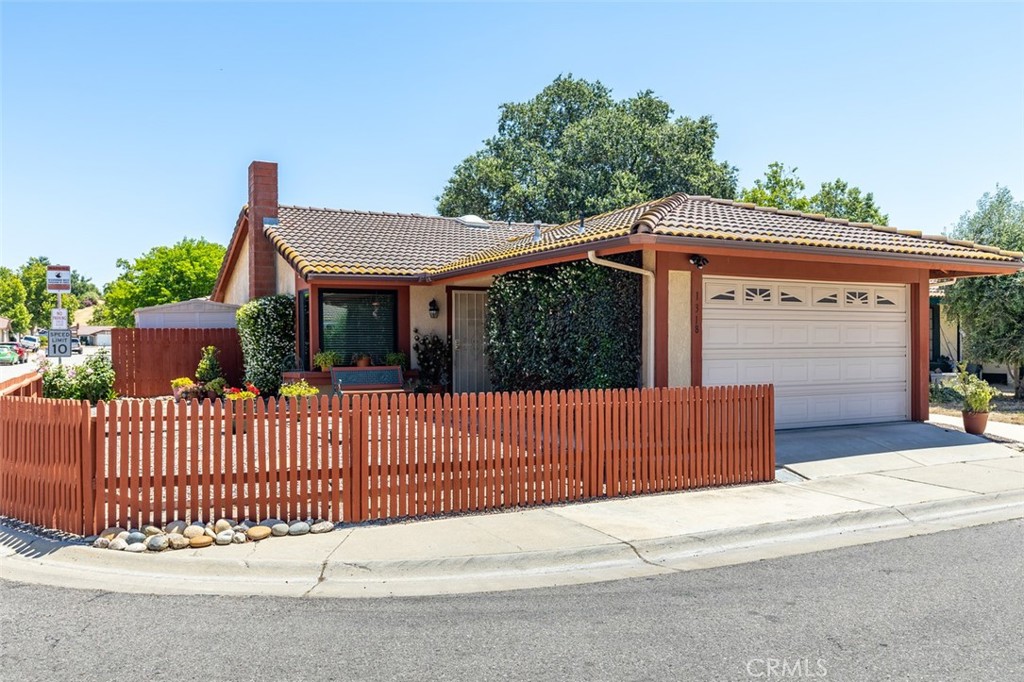 1318 Oleander Ln