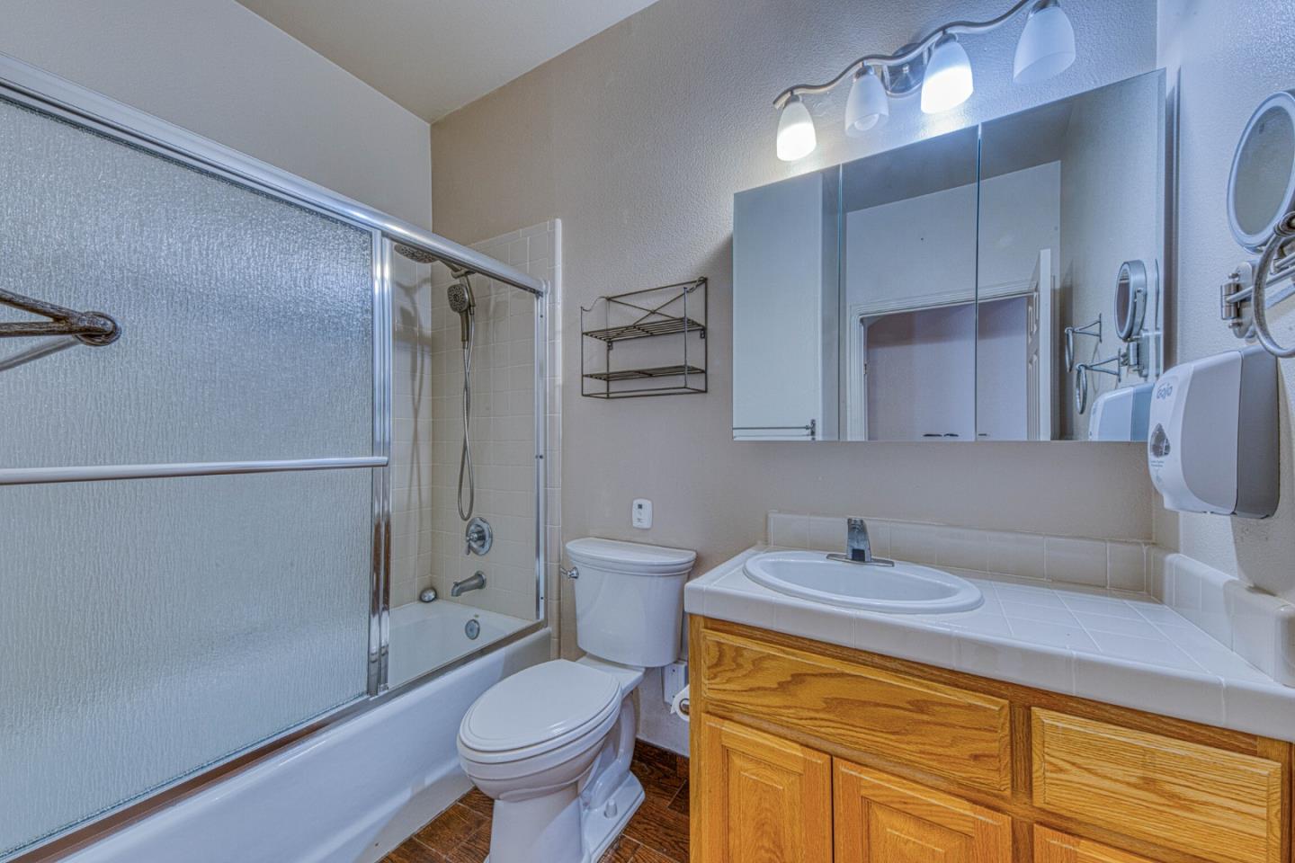 Property photo 24