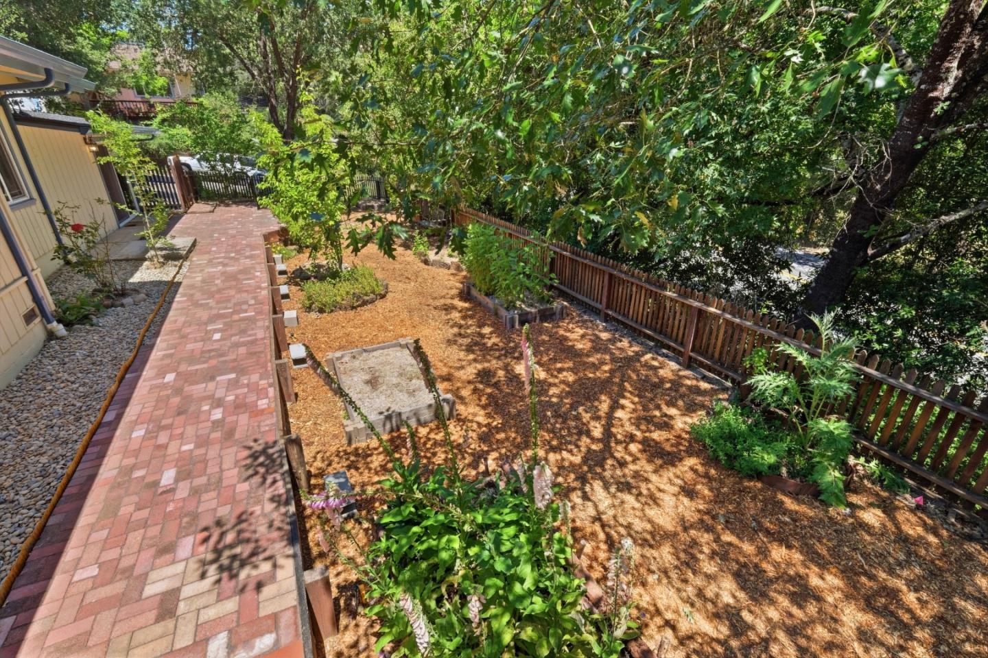 Property photo 38