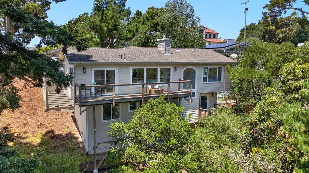 562 Cuesta Dr