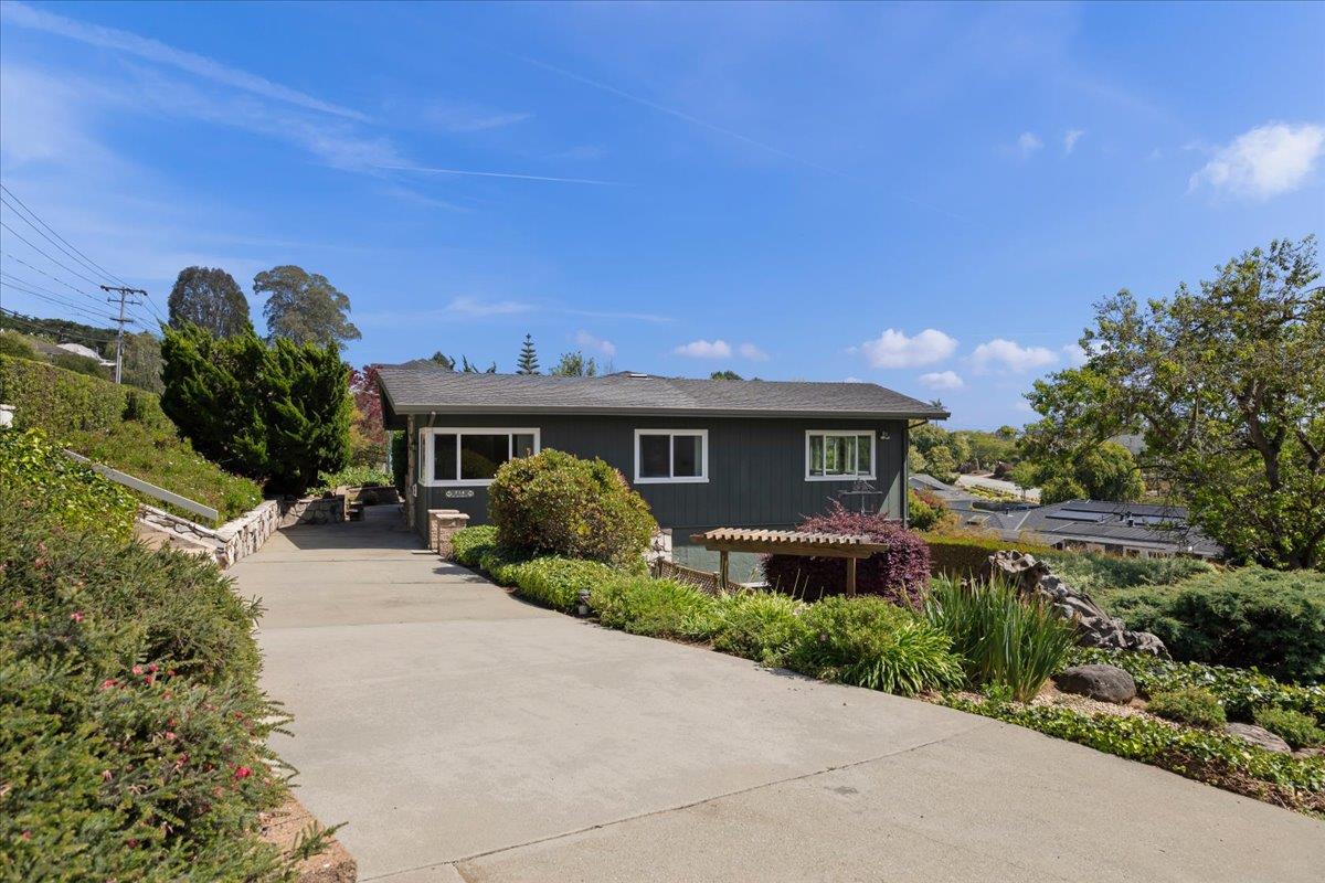 714 Clubhouse Dr
