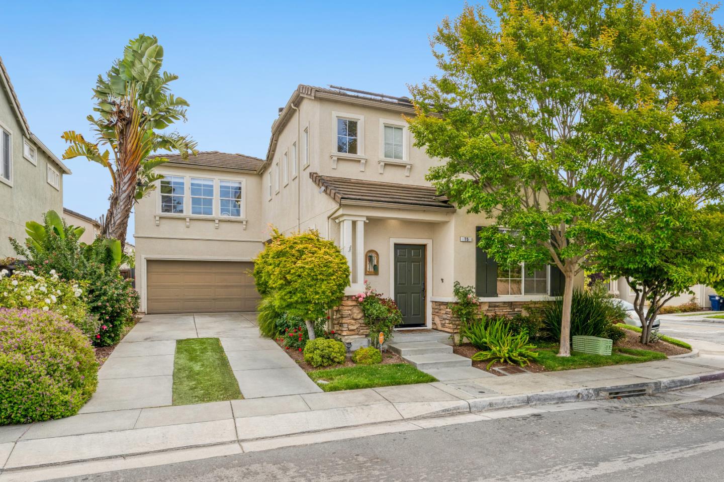 75 Paseo Dr